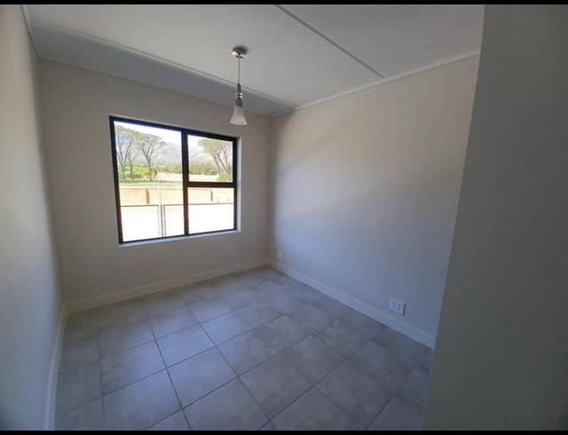 1 BEDROOM PROPERTY TO RENT IN GREENBAY ECO ESTATE